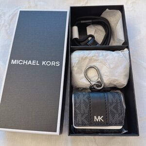 NEW MICHAEL KORS Gifting Airpods Case MK Signature Black with Lanyard